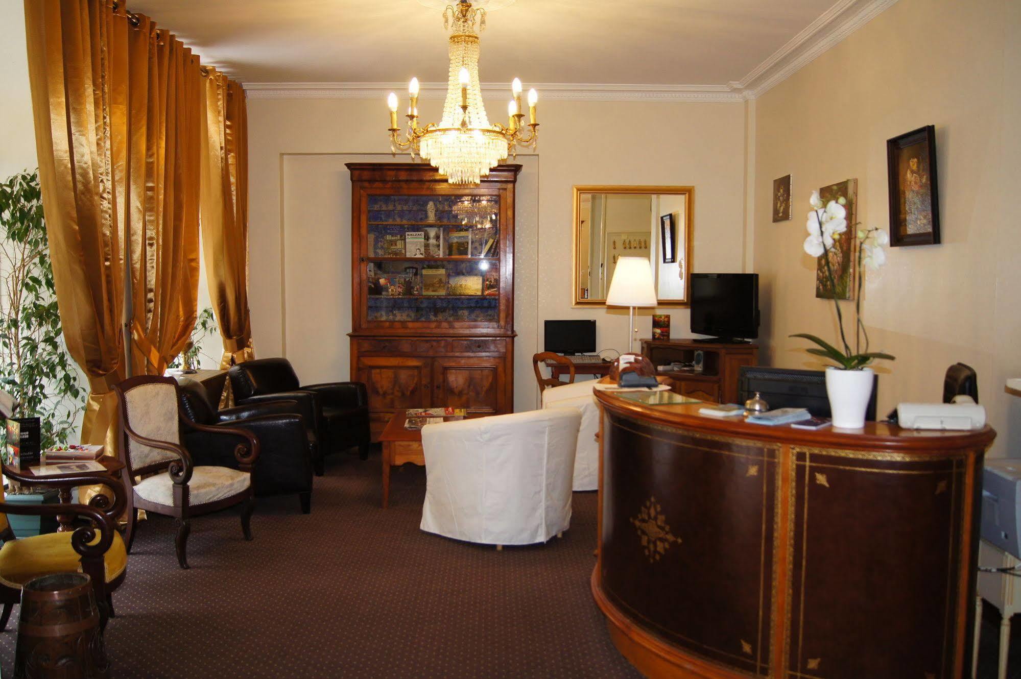 Balzac Hotel Fougeres Luaran gambar